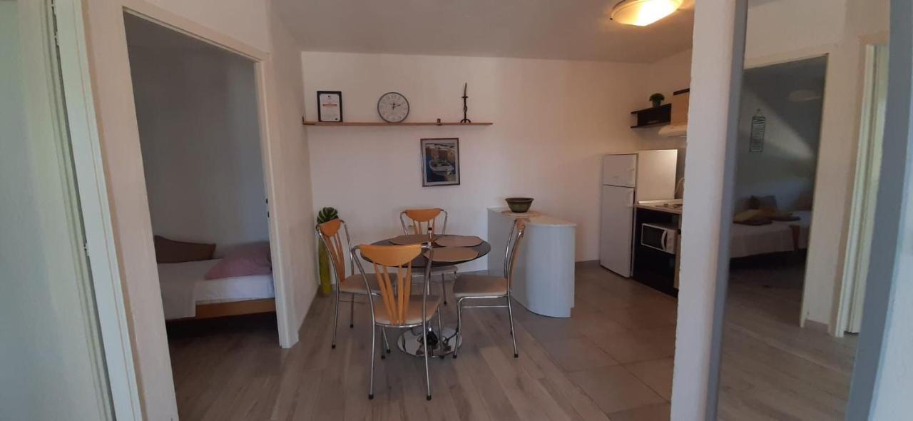Apartment Mezaroca Rogoznica  Exteriör bild