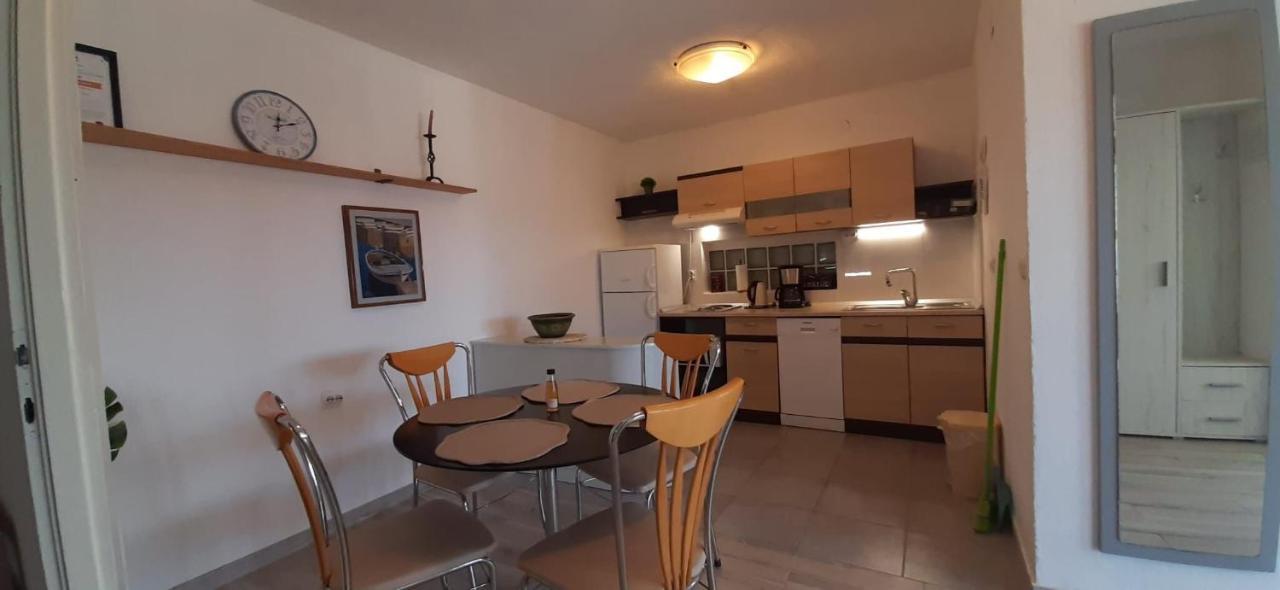 Apartment Mezaroca Rogoznica  Exteriör bild